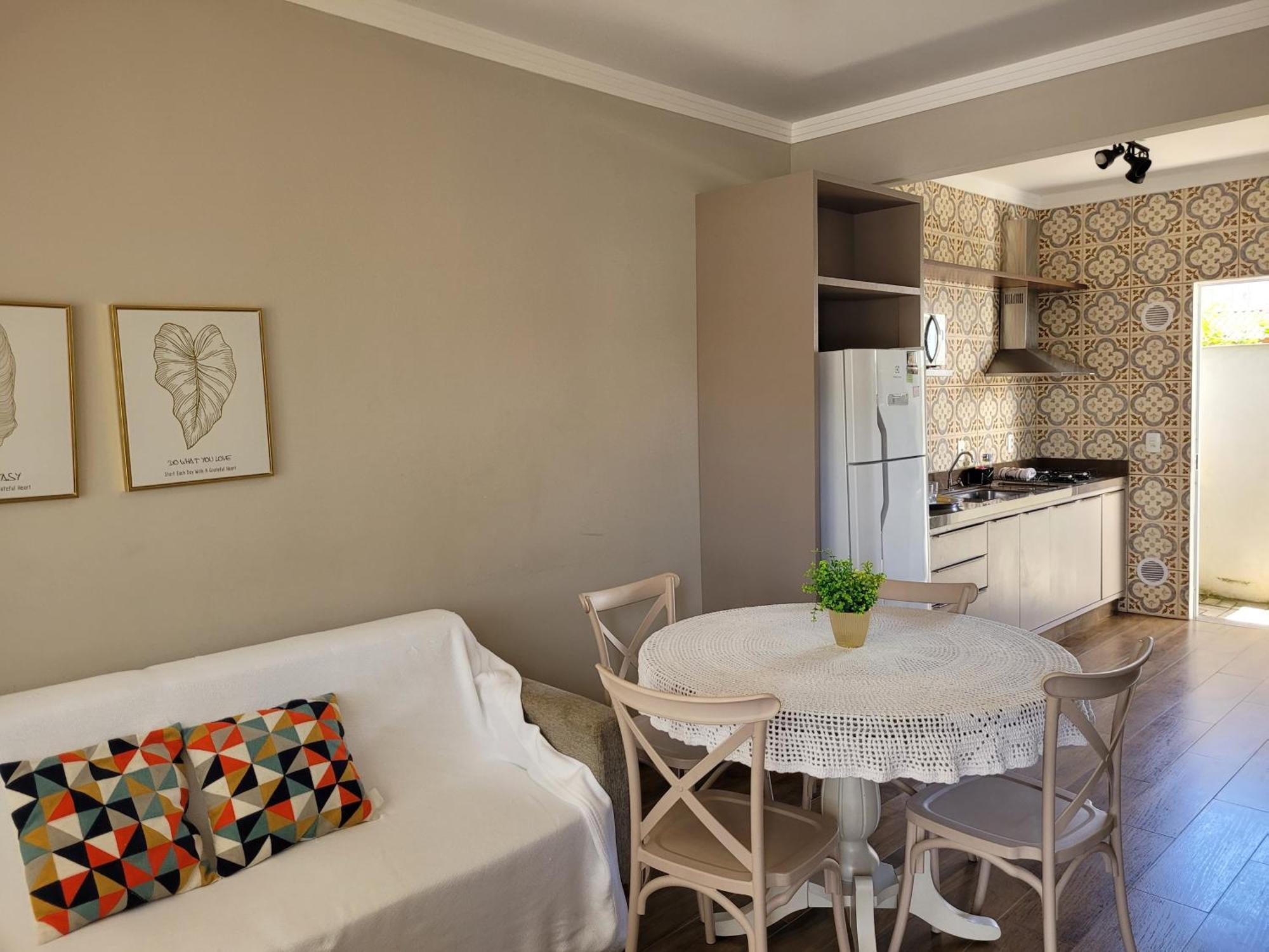 Excelente Sobrado Confortavel No Centro De Tijucas Proximo As Praias エクステリア 写真